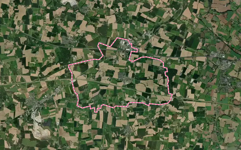 Vue satellite de Torcé avec ses contours administratifs