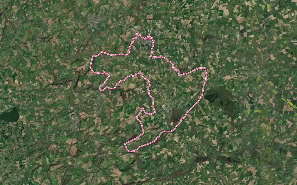 Vue satellite de Torigny-les-Villes avec ses contours administratifs