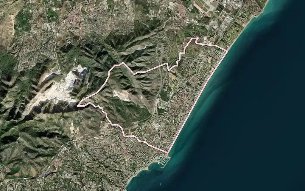 Vista satélite de Torremolinos con su contorno administrativo