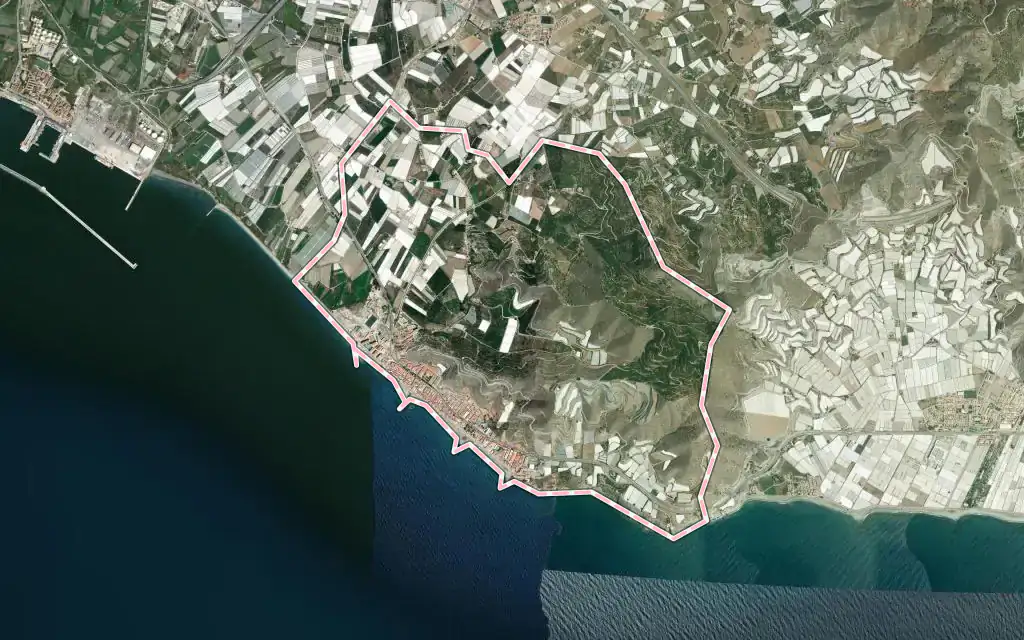 Vista satélite de Torrenueva Costa con su contorno administrativo