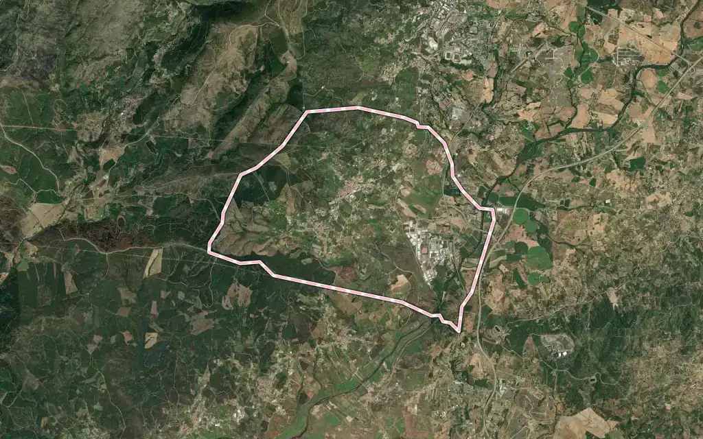 Vista satélite de Tortosendo con su contorno administrativo