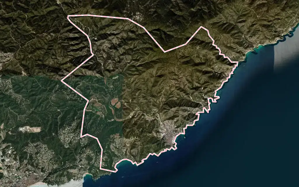 Vista satélite de Tossa de Mar con su contorno administrativo