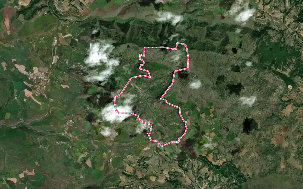 Vue satellite de Tournemire avec ses contours administratifs