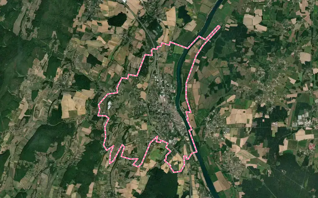 Vue satellite de Tournus avec ses contours administratifs