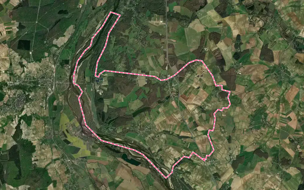 Vue satellite de Tracy-sur-Loire avec ses contours administratifs