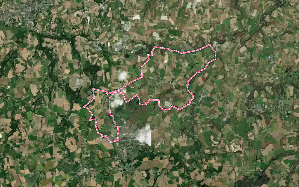 Vue satellite de Tréflaouénan avec ses contours administratifs