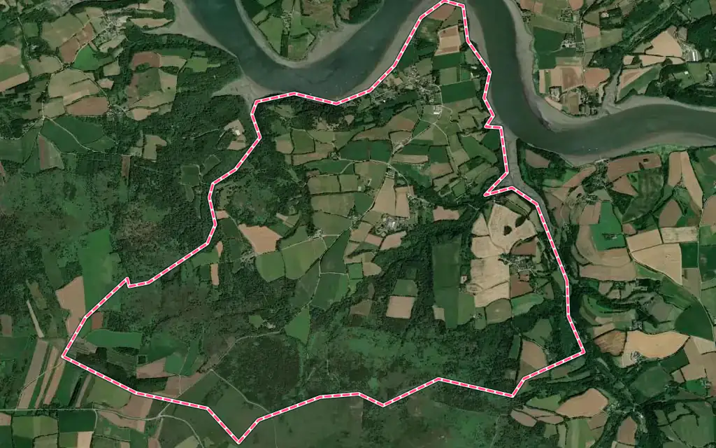 Vue satellite de Trégarvan avec ses contours administratifs