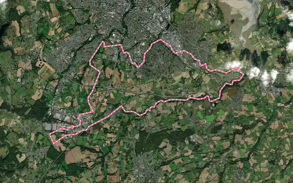 Vue satellite de Trégueux avec ses contours administratifs