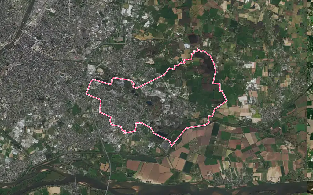 Vue satellite de Trélazé avec ses contours administratifs