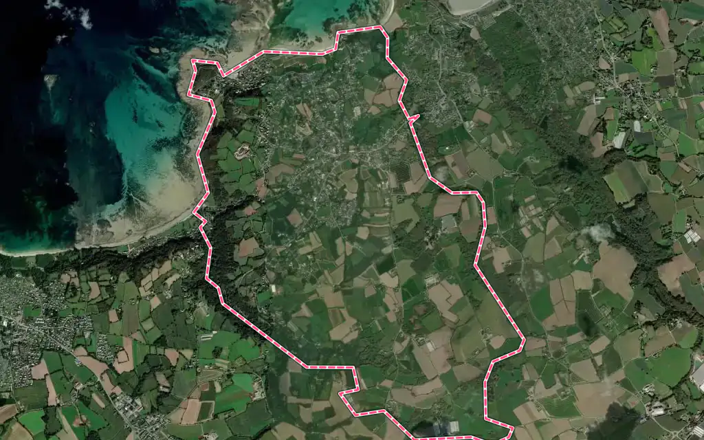 Vue satellite de Trélévern avec ses contours administratifs