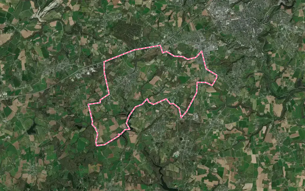 Vue satellite de Trélivan avec ses contours administratifs