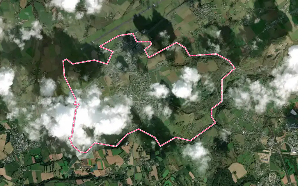 Vue satellite de Trémuson avec ses contours administratifs