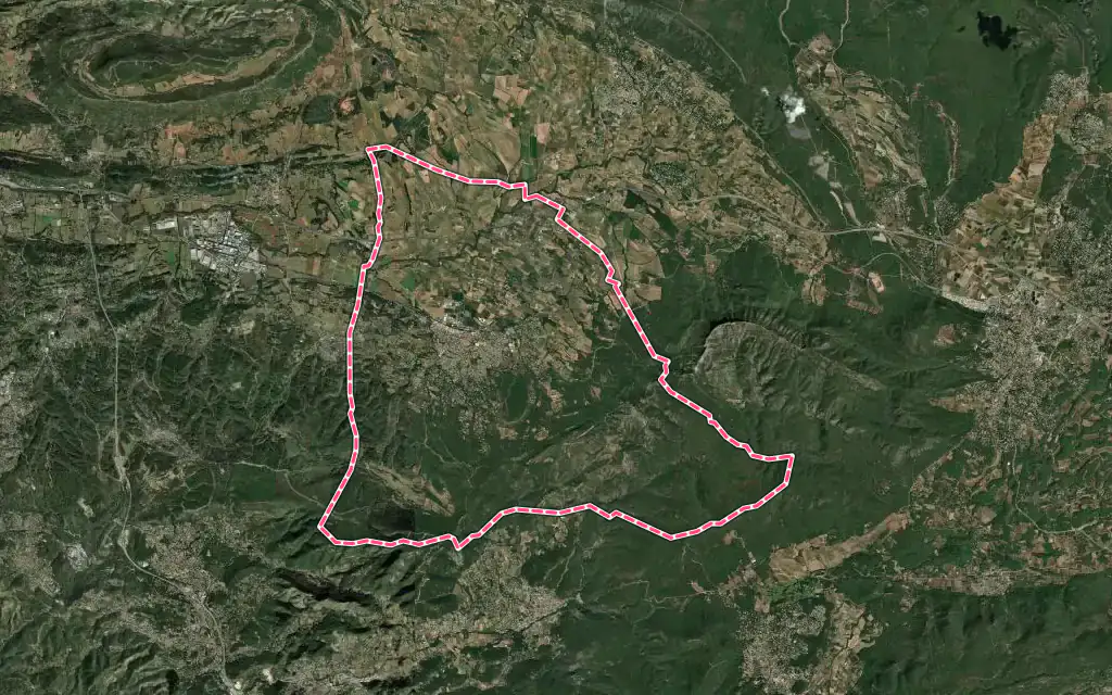 Vue satellite de Trets avec ses contours administratifs