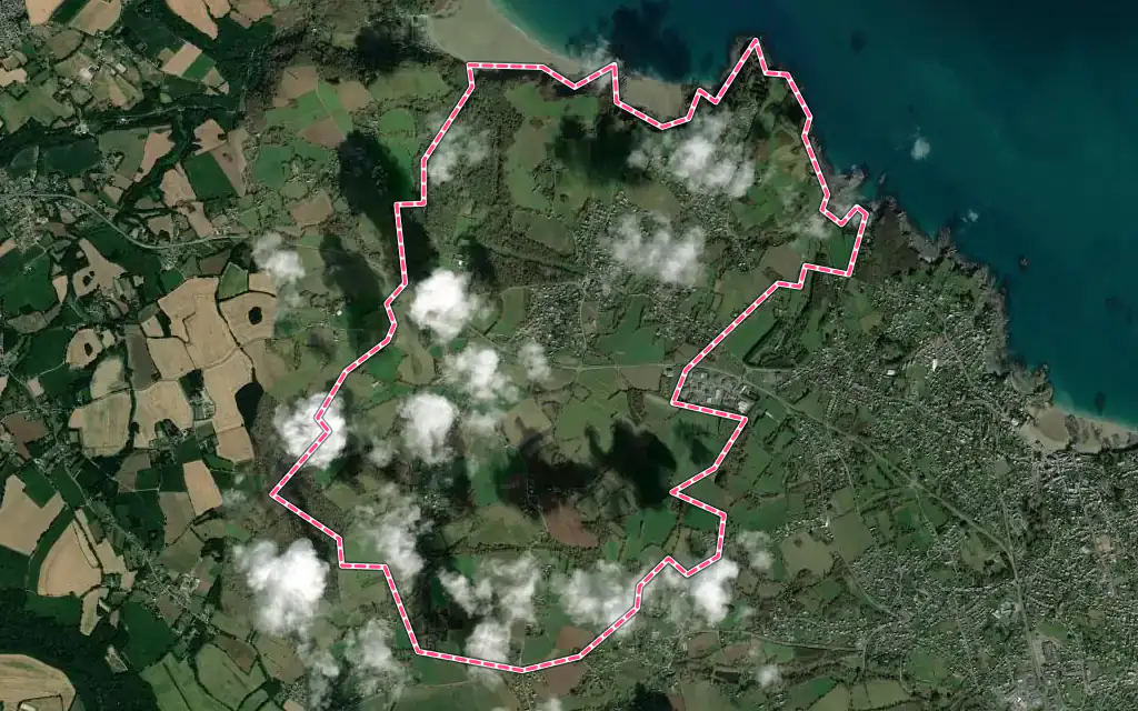 Vue satellite de Tréveneuc avec ses contours administratifs