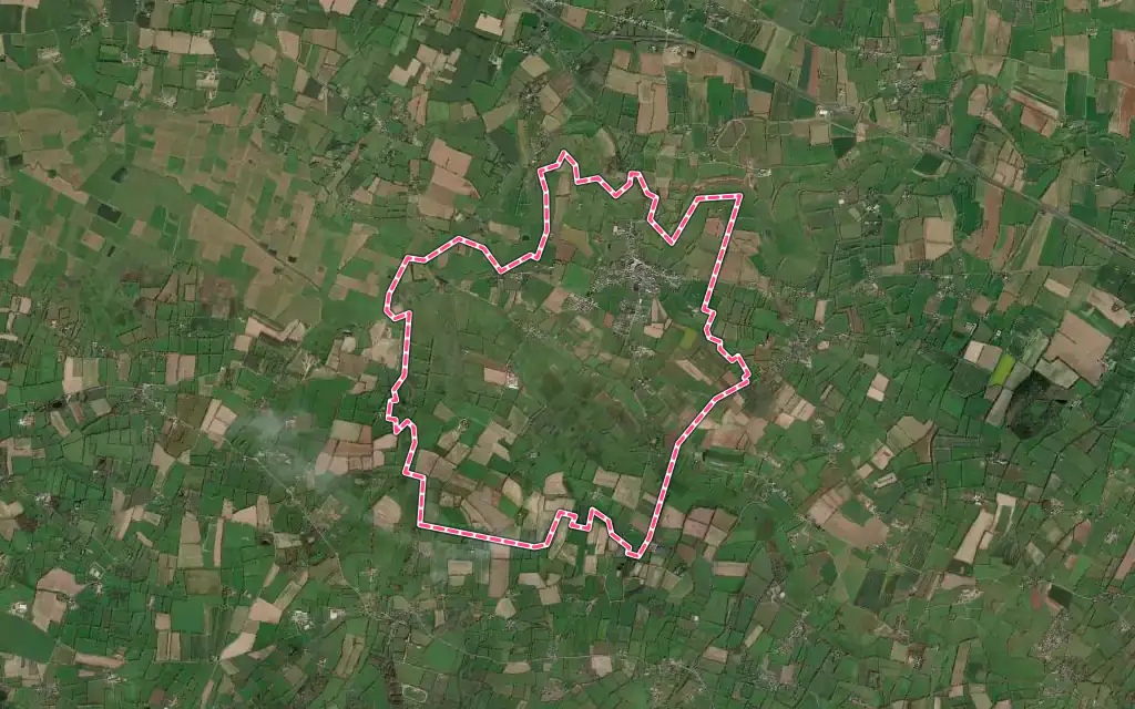 Vue satellite de Trévières avec ses contours administratifs