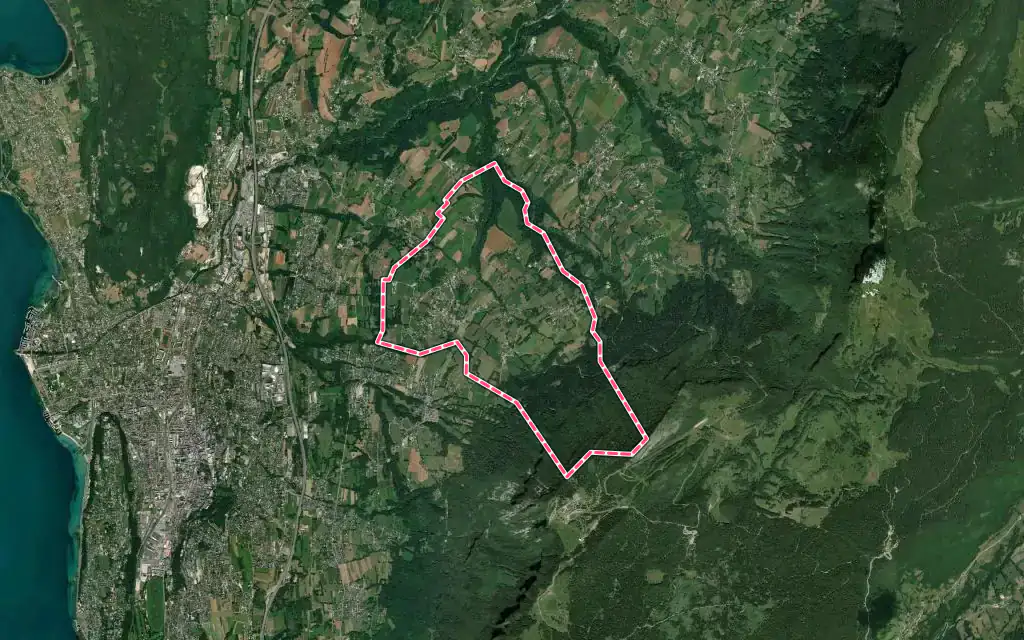 Vue satellite de Trévignin avec ses contours administratifs