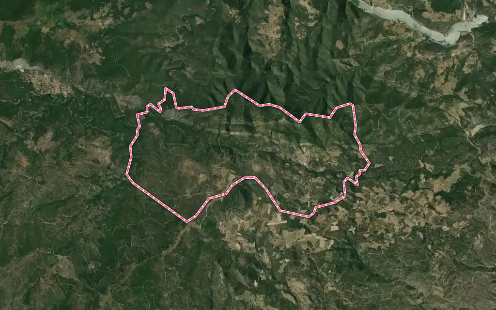 Vue satellite de Trévillach avec ses contours administratifs