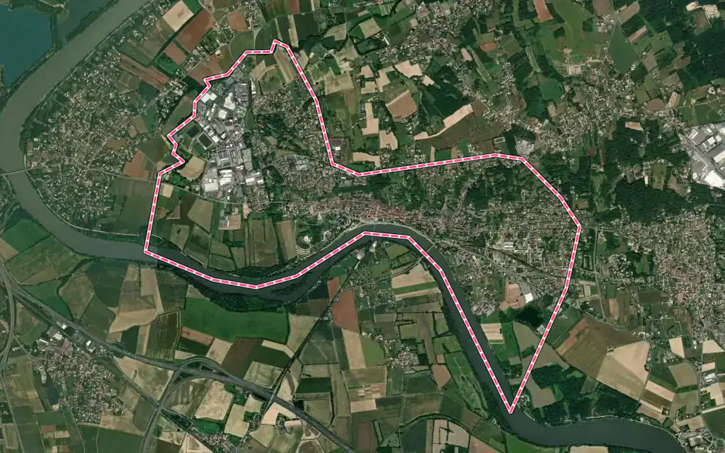 Vue satellite de Trévoux avec ses contours administratifs