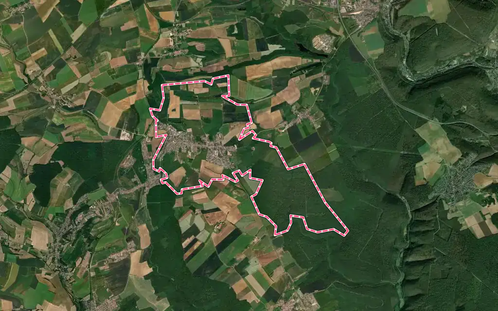 Vue satellite de Trieux avec ses contours administratifs