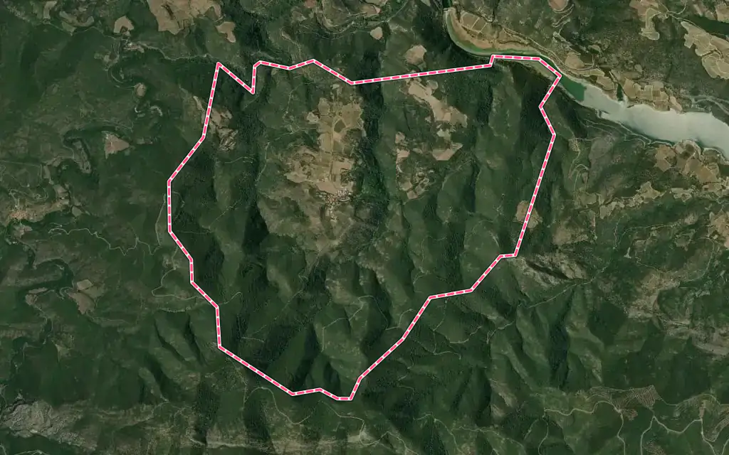 Vue satellite de Trilla avec ses contours administratifs