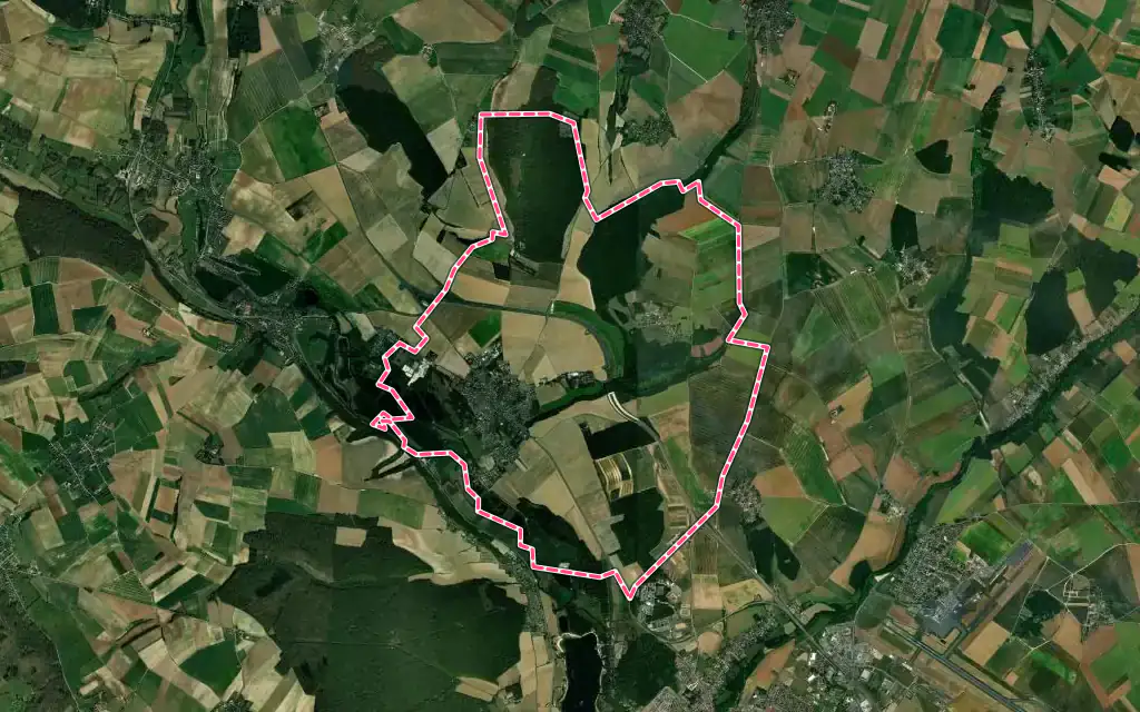 Vue satellite de Troissereux avec ses contours administratifs
