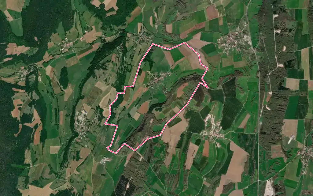 Vue satellite de Trouvans avec ses contours administratifs