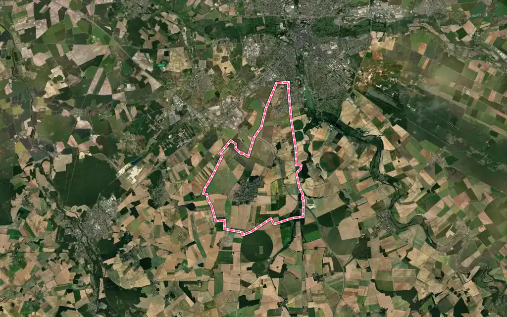 Vue satellite de Trouy avec ses contours administratifs