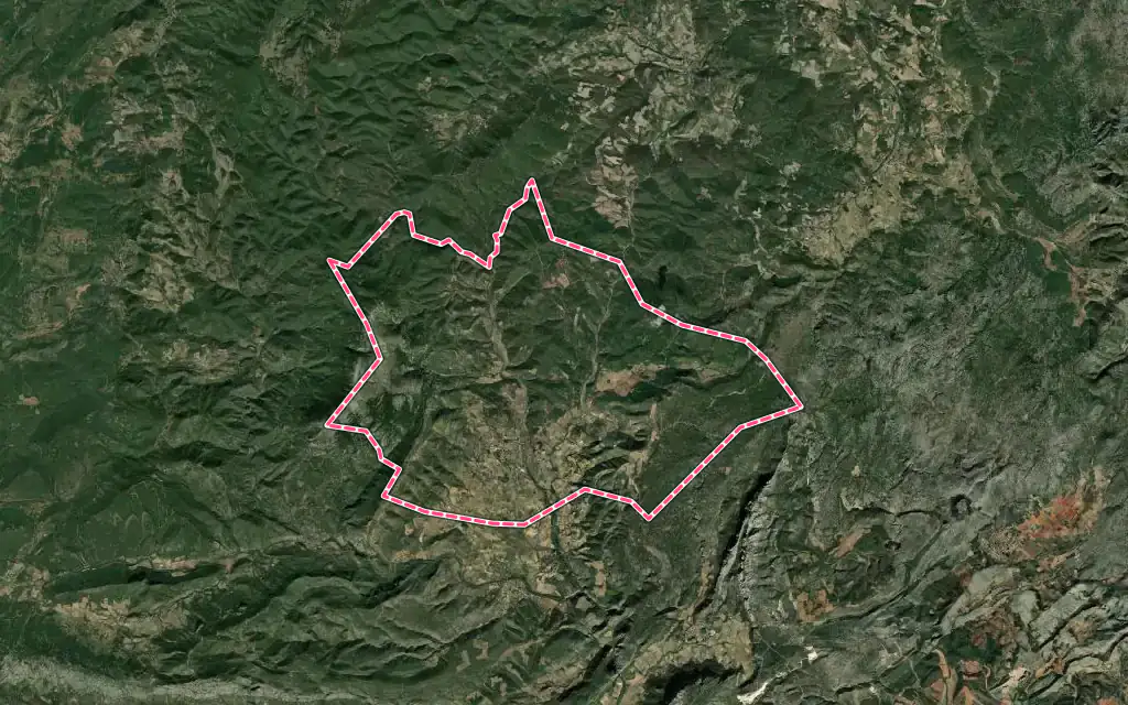 Vue satellite de Tuchan avec ses contours administratifs