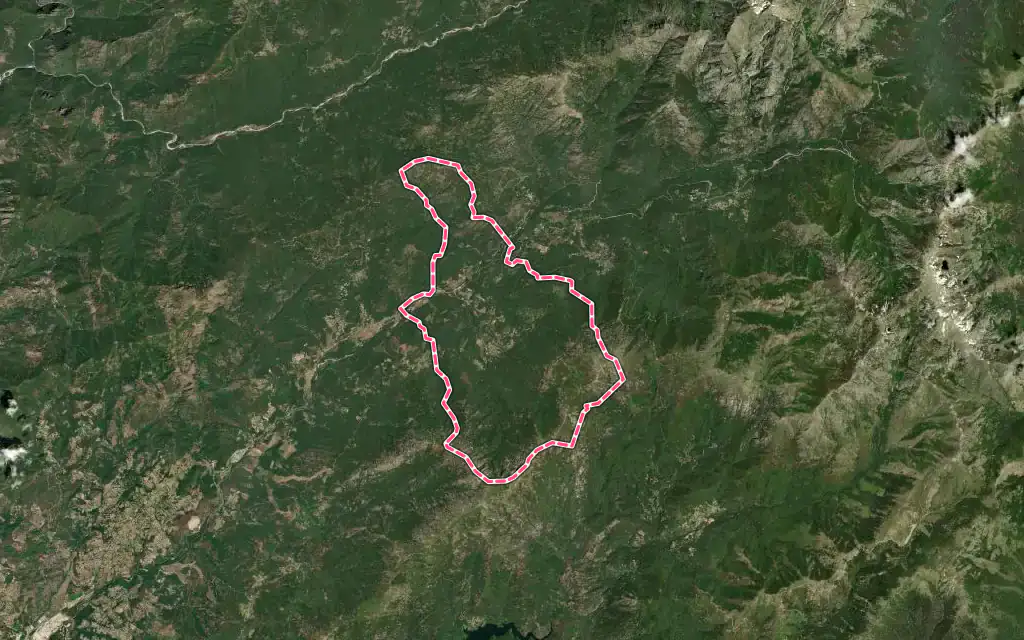 Vue satellite de Ucciani avec ses contours administratifs