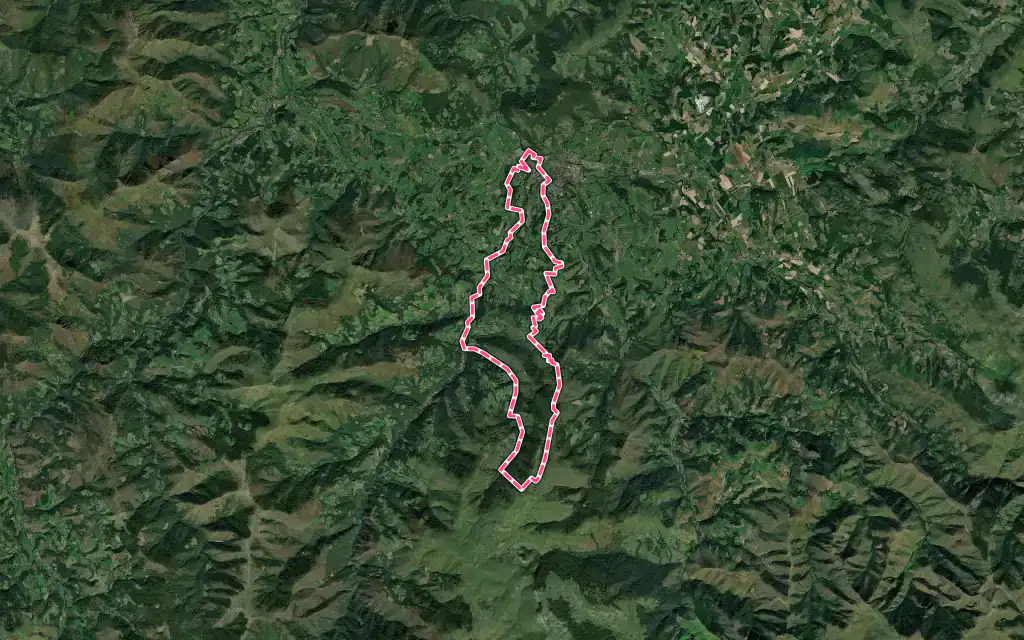 Vue satellite de Uhart-Cize avec ses contours administratifs