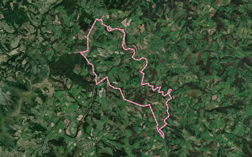 Vue satellite de Uhart-Mixe avec ses contours administratifs