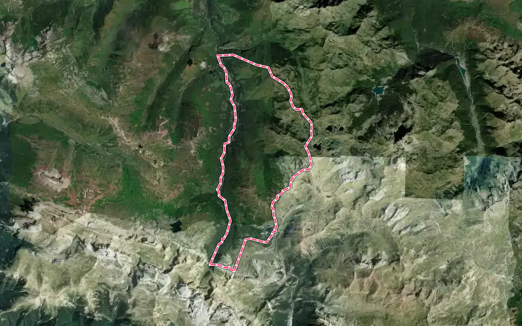Vue satellite de Urdos avec ses contours administratifs