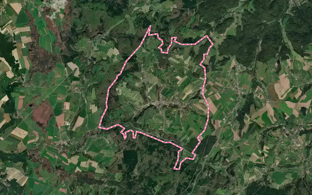 Vue satellite de Uriménil avec ses contours administratifs