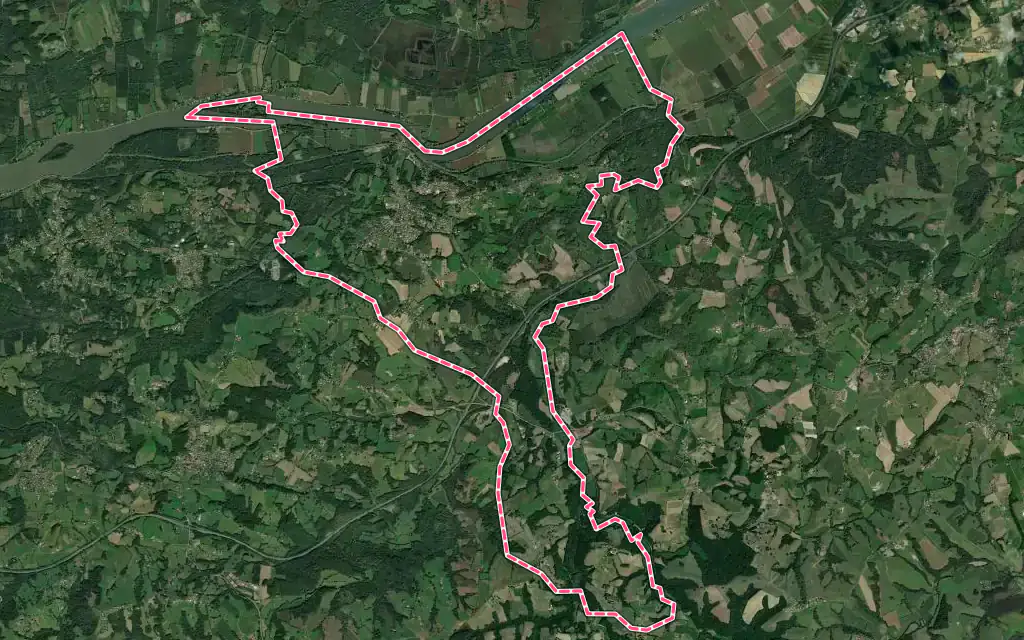 Vue satellite de Urt avec ses contours administratifs
