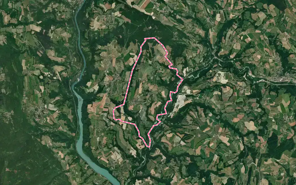 Vue satellite de Usinens avec ses contours administratifs
