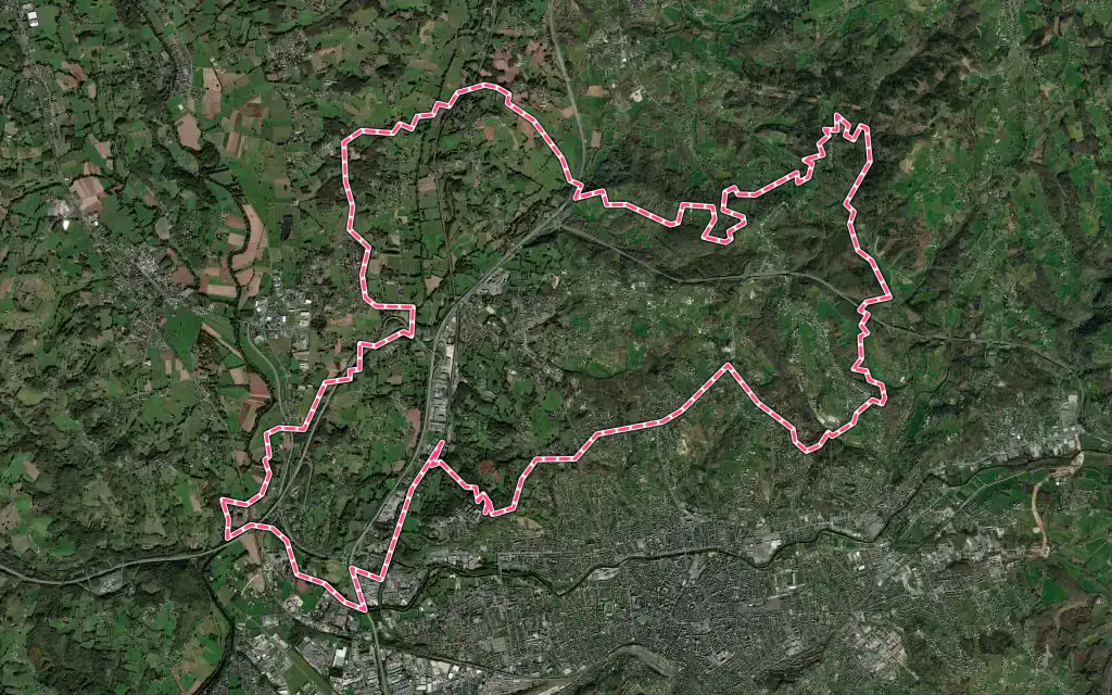 Vue satellite de Ussac avec ses contours administratifs