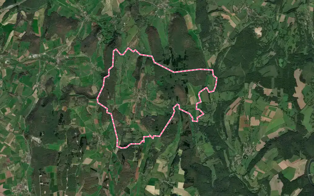 Vue satellite de Uzelle avec ses contours administratifs