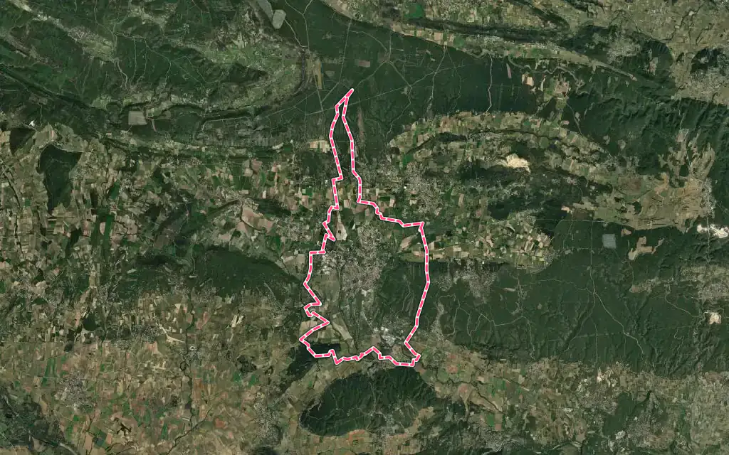 Vue satellite de Uzès avec ses contours administratifs