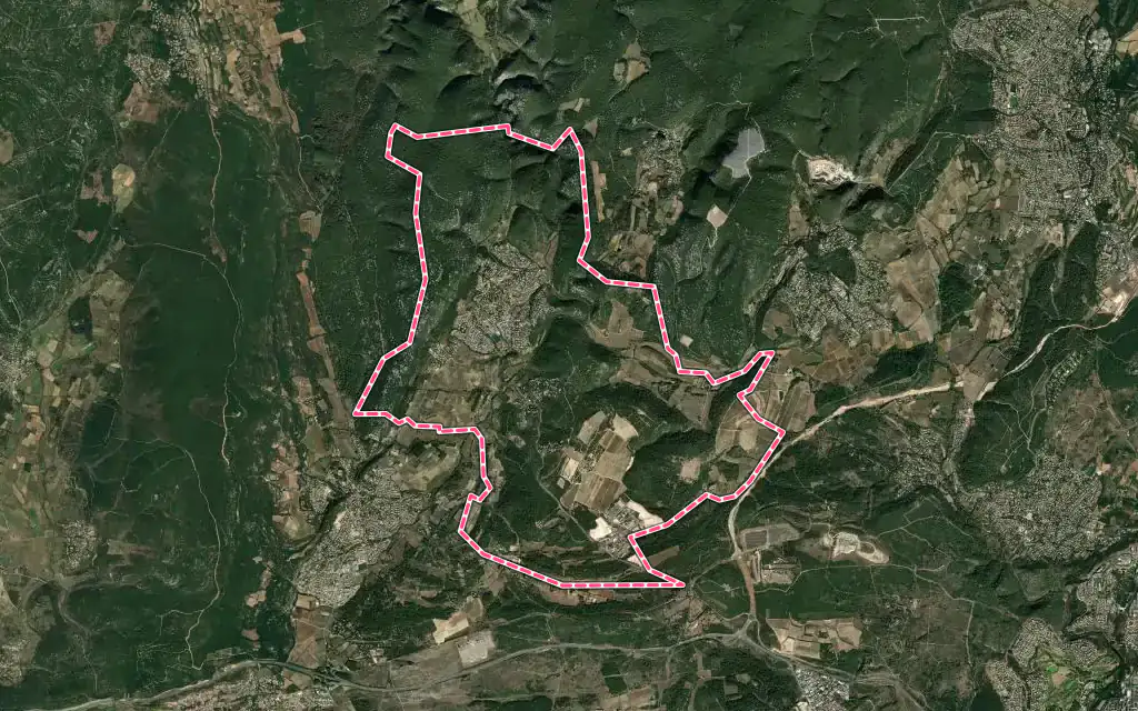 Vue satellite de Vailhauquès avec ses contours administratifs
