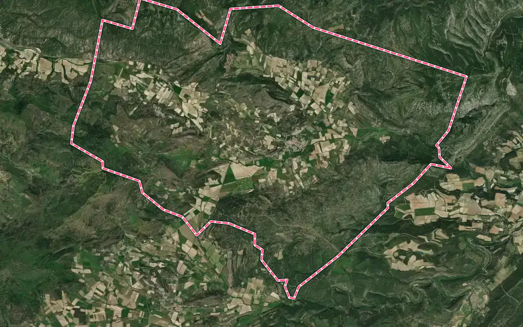 Vue satellite de Val-de-Dagne avec ses contours administratifs