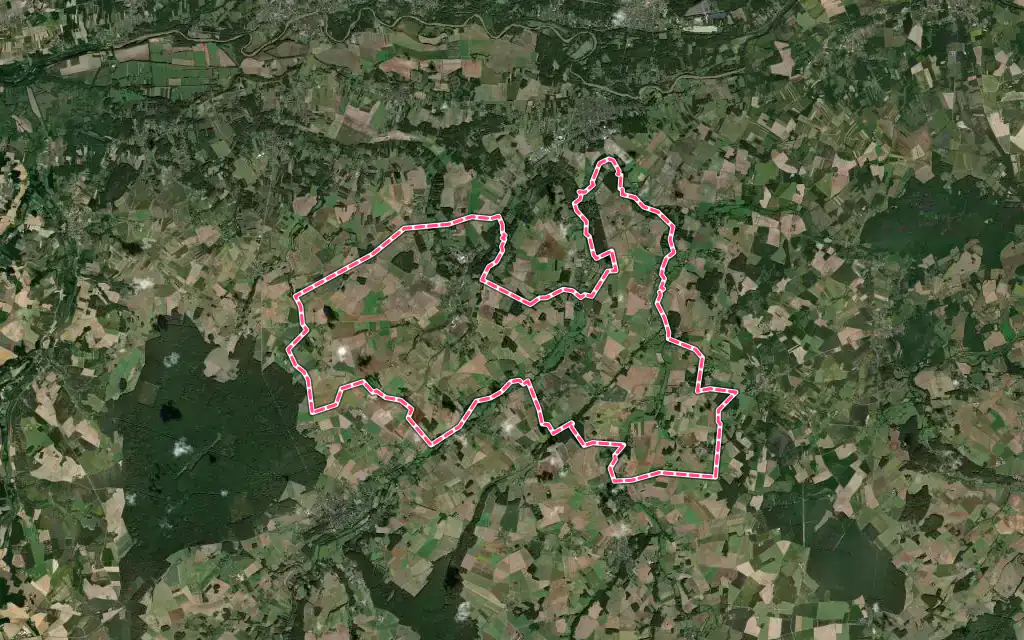 Vue satellite de Val-Fouzon avec ses contours administratifs