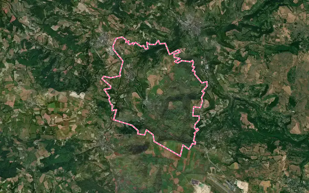 Vue satellite de Valady avec ses contours administratifs