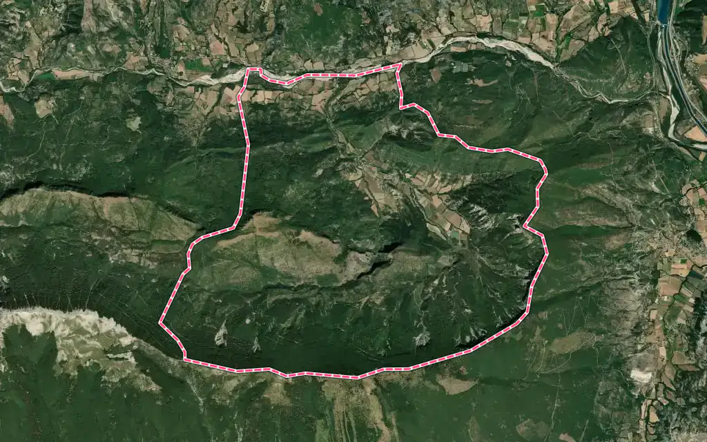 Vue satellite de Valbelle avec ses contours administratifs