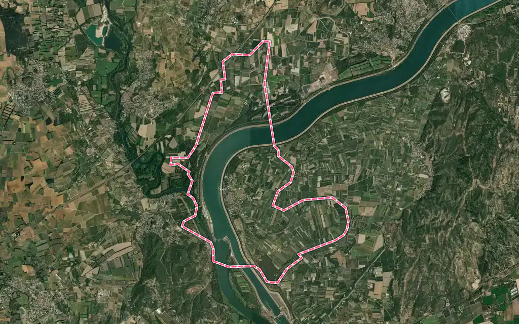 Vue satellite de Vallabrègues avec ses contours administratifs