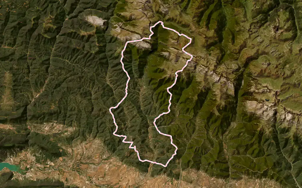 Vista satélite de Valle de Hecho con su contorno administrativo
