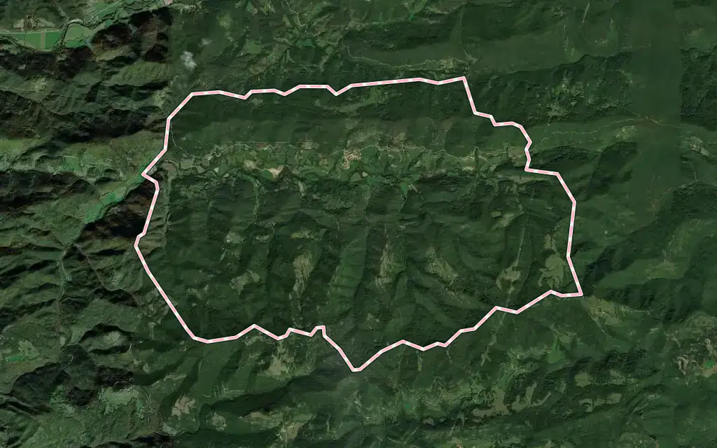 Vista satélite de Vallfogona de Ripollès con su contorno administrativo