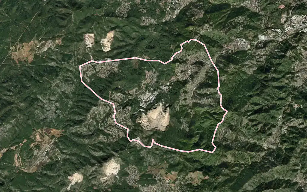 Vista satélite de Vallirana con su contorno administrativo