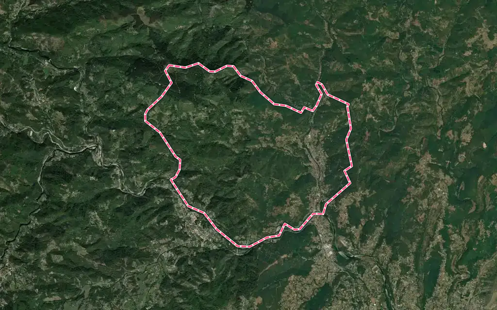 Vue satellite de Vals-les-Bains avec ses contours administratifs