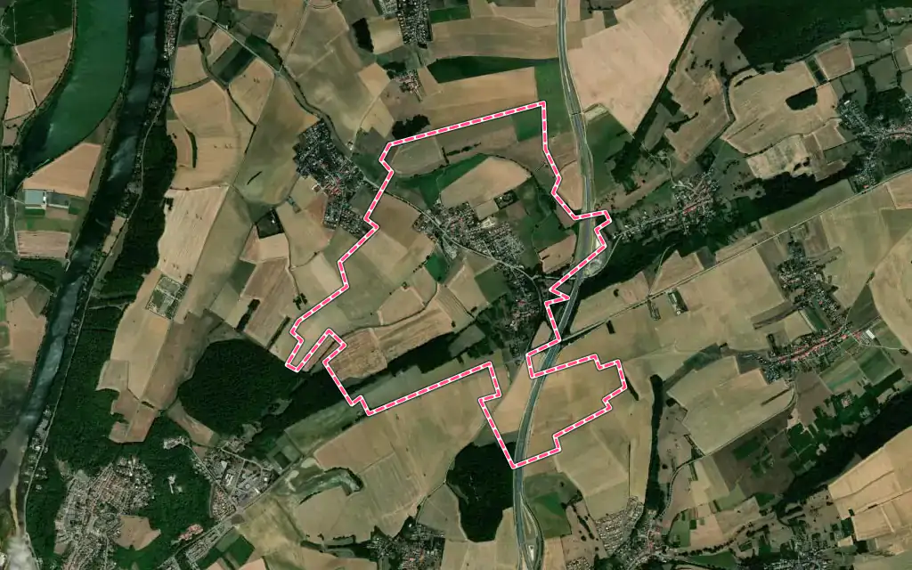 Vue satellite de Vany avec ses contours administratifs