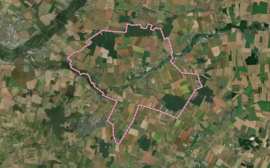 Vue satellite de Varaize avec ses contours administratifs